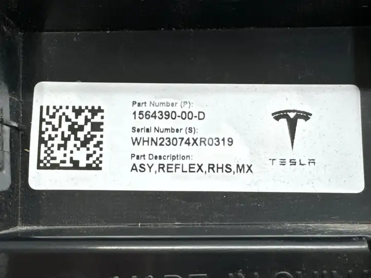 Tesla Model X (2021 - ) 156439000D Задний катафот — фото 7