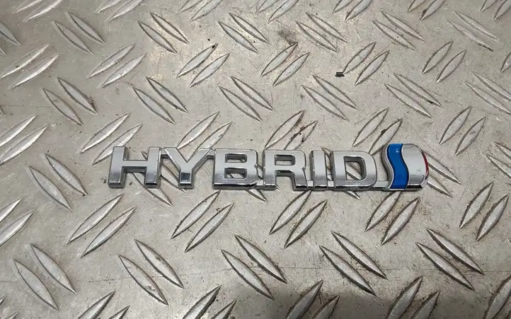 Toyota Auris E180 (2012 - 2018) Эмблема модели — фото 1