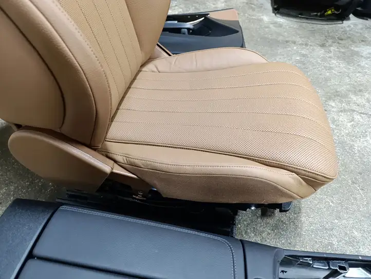 Mercedes-Benz E W214 (2024 - ) Комплект отделки дверей — фото 4
