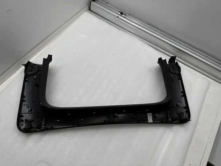 Tesla Model X (2021 - ) 105154500K Верхняя обшивка стойки B — фото 10