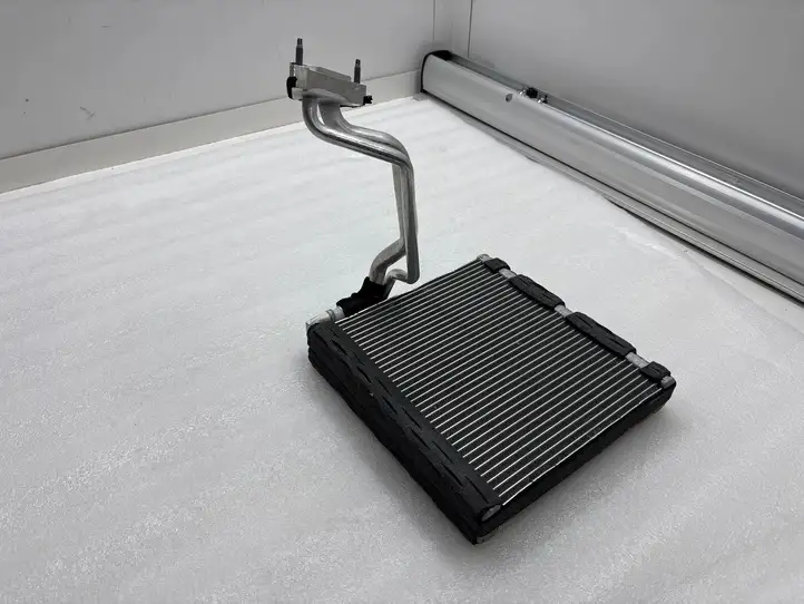 Tesla Model X (2021 - ) H111571056 Радиатор кондиционера — фото 6