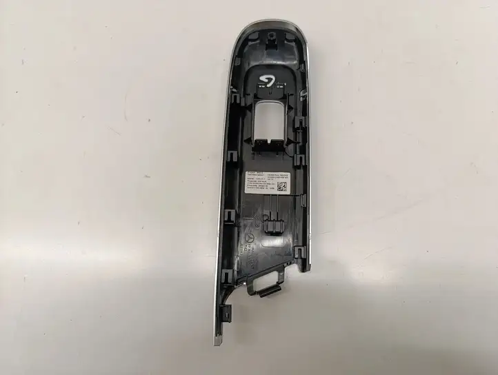 Mercedes-Benz E W214 (2024 - ) A2147209500 Накладка кнопки стеклоподъемника — фото 2