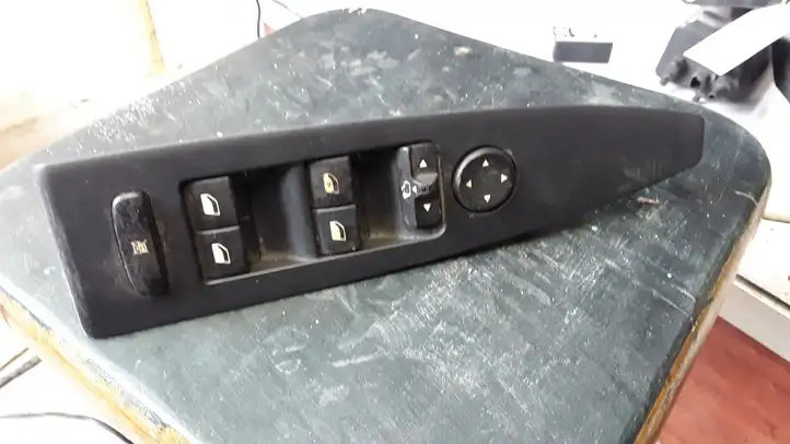 Citroen C6 (2005 - 2012) 96519384 Кнопка стеклоподъемников — фото 1