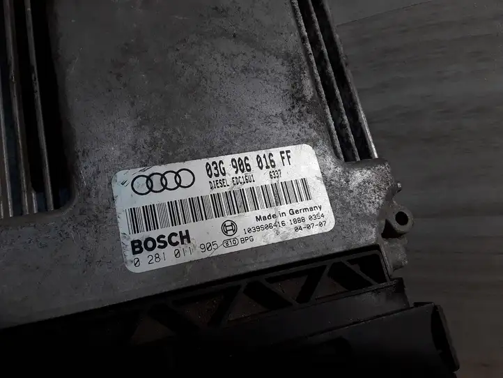 Audi A3/S3 8P (2003 - 2005) 0281011905 Блок управления двигателем (ЭБУ) — фото 3
