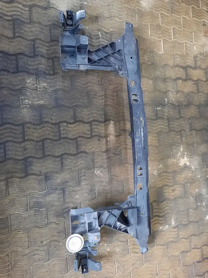 Mercedes-Benz Sprinter W906 (2006 - 2018) A9068800003 Кронштейн панели радиатора — фото 1
