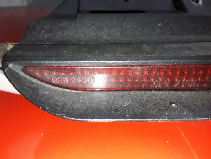 Subaru Outback (1998 - 2003) 0EW24051 Дополнительный стоп фонарь — фото 4