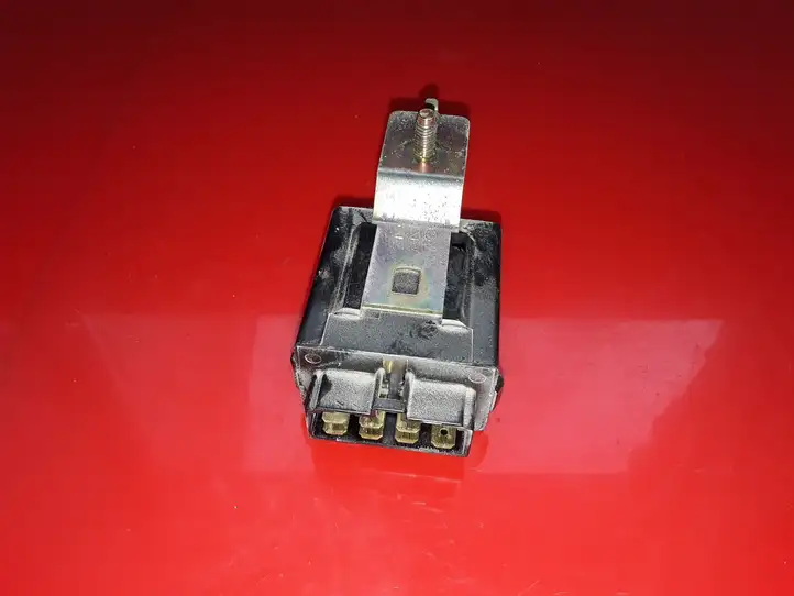 Subaru Outback (1998 - 2003) RK0098 Реле стеклоочистителей — фото 3