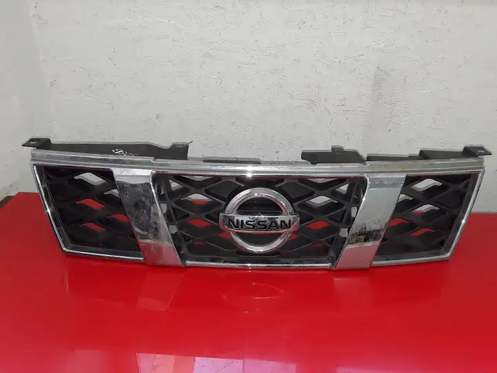 Nissan X-Trail T31 (2007 - 2014) 62310JG40A Передняя решетка — фото 1