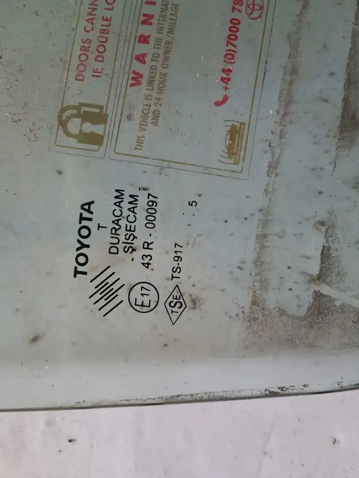 Toyota Corolla Verso E121 (2001 - 2004) E1743R00097 Стекло передней двери — фото 3