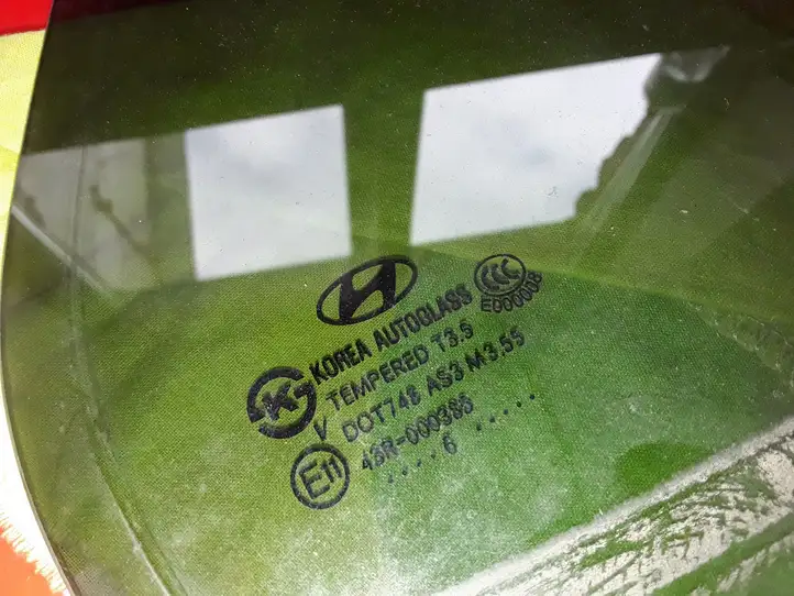 Hyundai Santa Fe (2005 - 2009) 43000385 Форточка двери — фото 3
