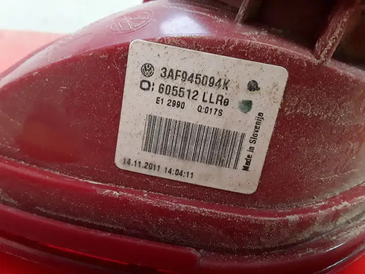 Volkswagen PASSAT B7 (2011 - 2014) 3AF945094K Задний фонарь в крышке багажника — фото 3