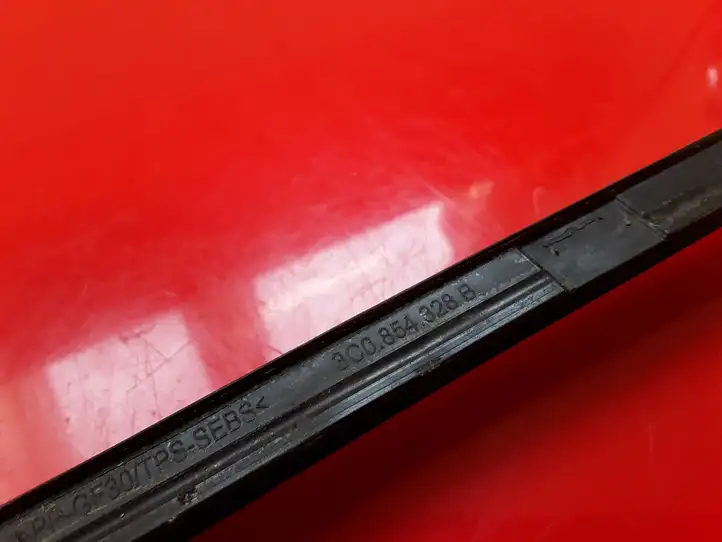 Volkswagen PASSAT B7 (2011 - 2014) 3C0854328B Накладка стоек лобового стекла — фото 2