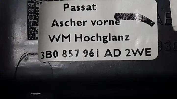 Volkswagen PASSAT B5.5 (2001 - 2005) 3B0857961AD Передняя пепельница — фото 4