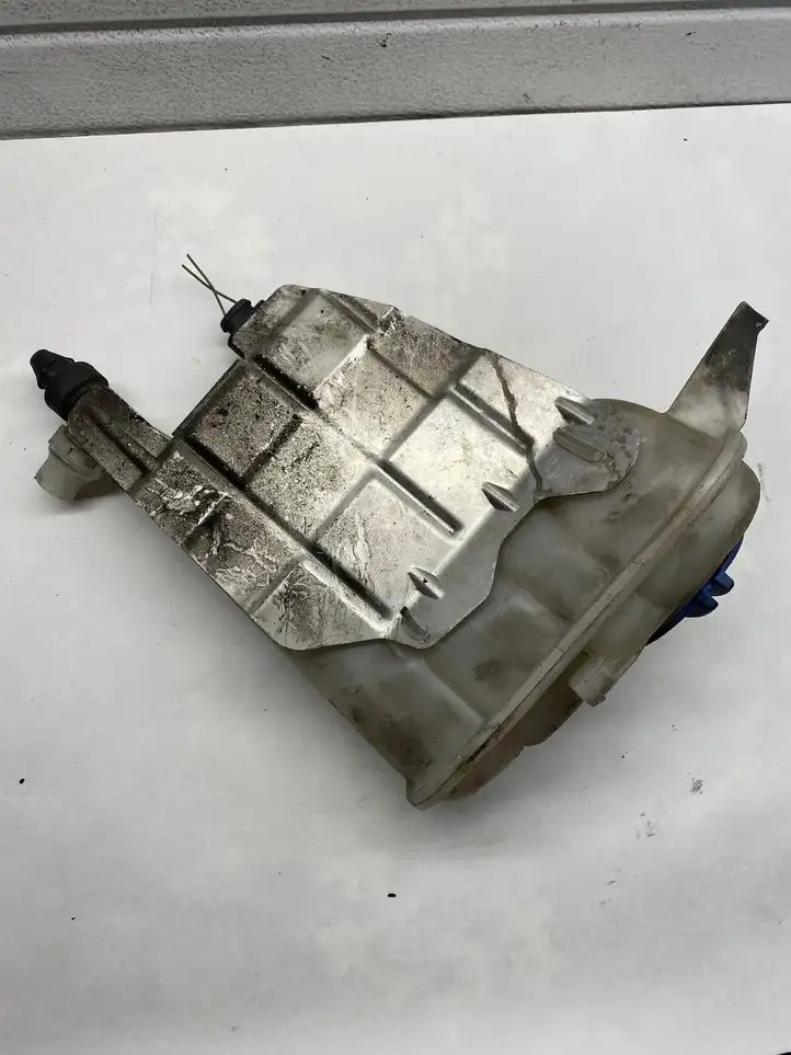 Audi A5 8T 8F (2007 - 2011) 8K0121405A Расширительный бачок — фото 1
