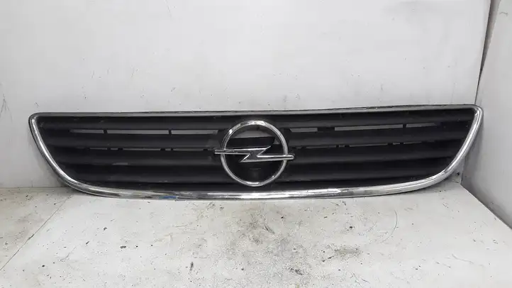 Opel Zafira A (1999 - 2003) 90580685 Верхняя решетка радиатора — фото 1