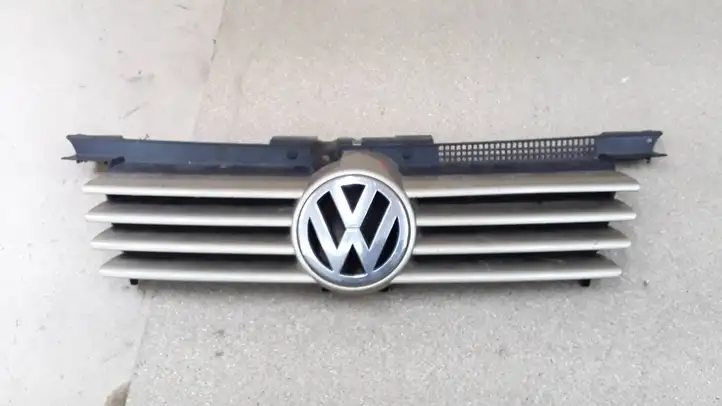 Volkswagen Bora (1998 - 2005) 1J5853653E Верхняя решетка радиатора — фото 1