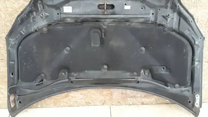 Toyota Avensis Verso (2001 - 2004) Шумоизоляция капота — фото 1