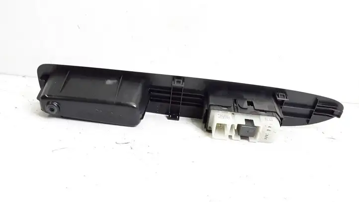 Toyota Avensis Verso (2001 - 2004) 7423144190 Блок кнопок стеклоподъемников — фото 4