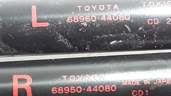 Toyota Avensis Verso (2001 - 2004) 6896044080 Амортизатор крышки багажника — фото 2