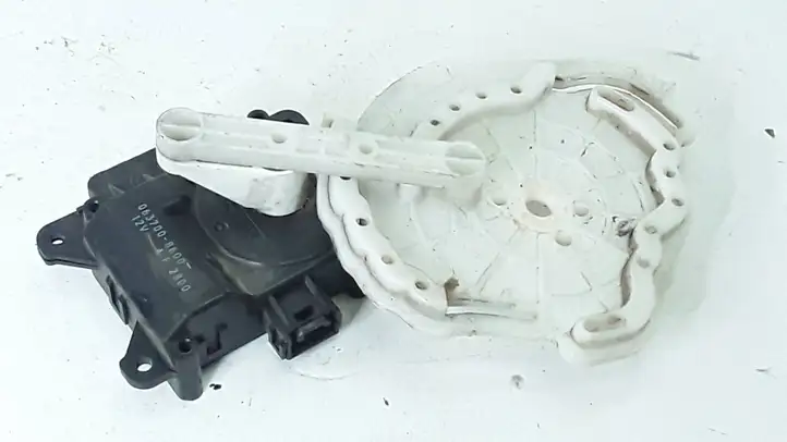 Toyota Avensis Verso (2001 - 2004) 0637008600 Двигатель задвижки потока воздуха — фото 1