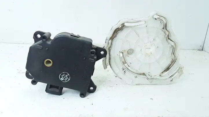 Toyota Avensis Verso (2001 - 2004) 0637008600 Двигатель задвижки потока воздуха — фото 3