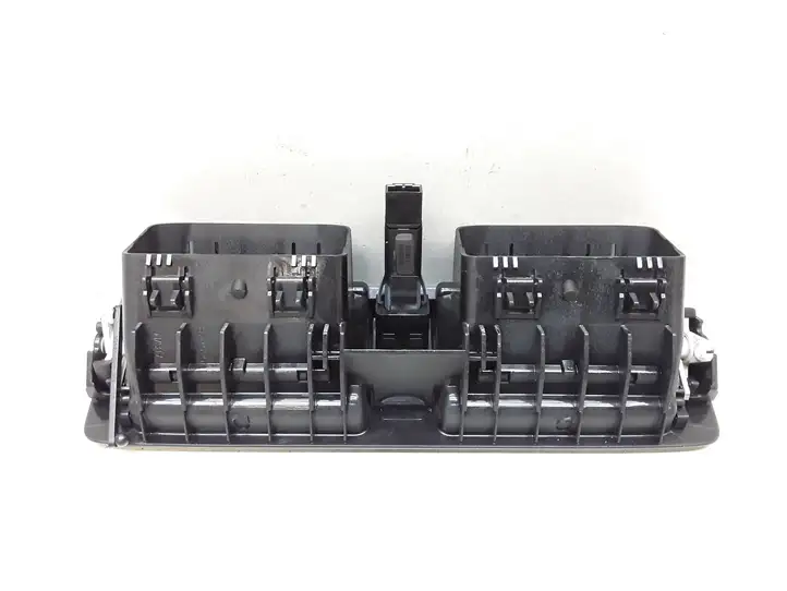 Volvo V50 (2008 - 2012) 9123684 Центральный воздушный дефлектор — фото 2