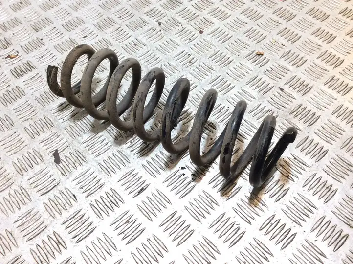 BMW 1 E81 E87 (2004 - 2011)   Пружина