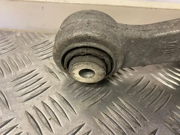 BMW 5 F10 F11 (2009 - 2016)  EN6082T6 Рычаг