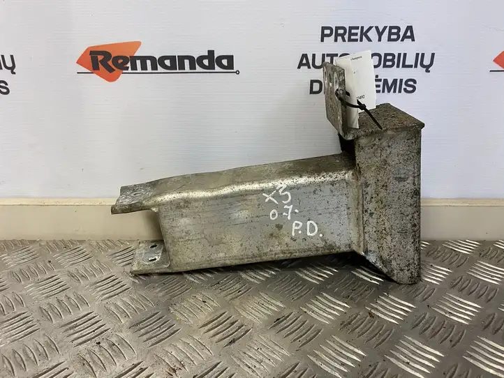 BMW X3 E83 (2003 - 2010)  13824310 Передний держатель бампера