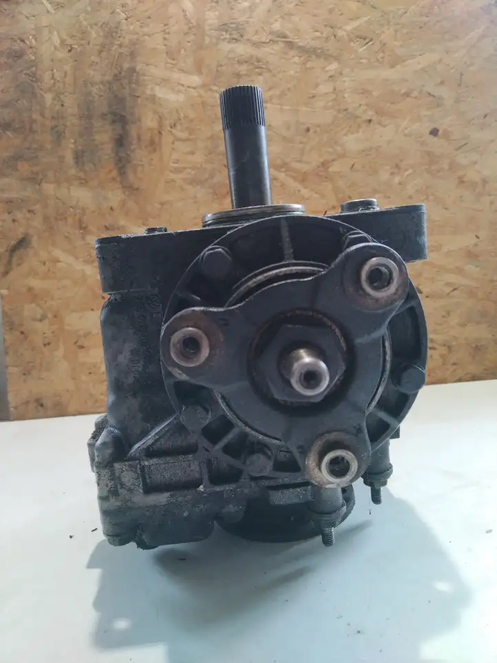 Audi TT (2003 - 2006)  02M409053 Редуктор коробки передач (раздатка)