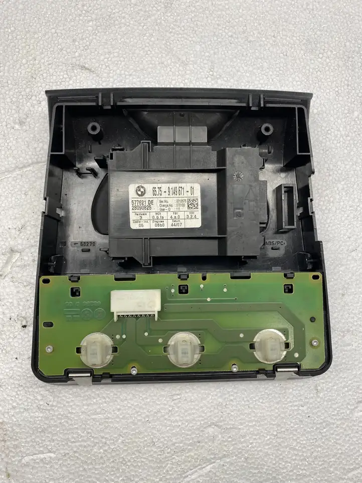 BMW 3 E90 E91 (2005 - 2012) 914967101 Передняя подсветка — фото 4