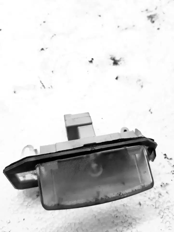 Mitsubishi Outlander (2007 - 2012) 1141283 Подсветка номера — фото 2