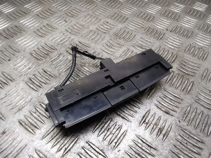 Toyota Corolla Verso AR10 (2004 - 2009) 153965 Включатель аварийных фонарей — фото 3