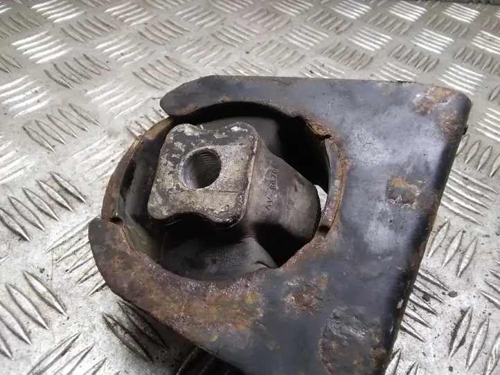 Toyota Corolla Verso AR10 (2004 - 2009) AV84706 Опора двигателя — фото 4