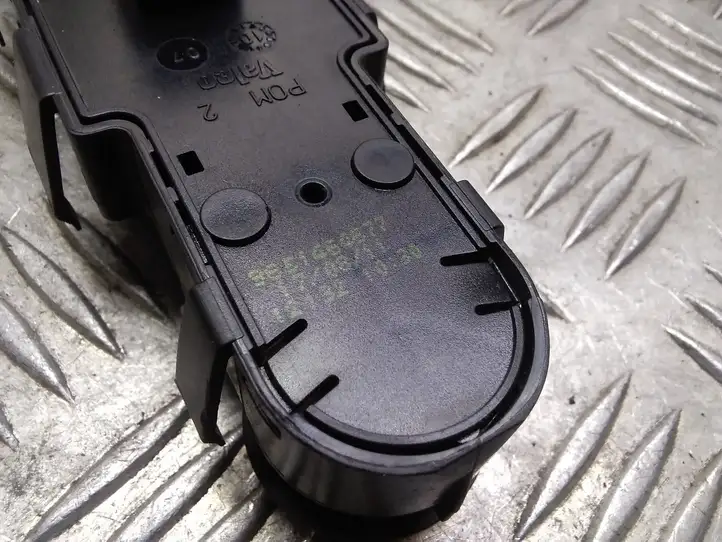 Citroen C4 (2008 - 2011) 9651464677 Кнопка стеклоподъемников — фото 4