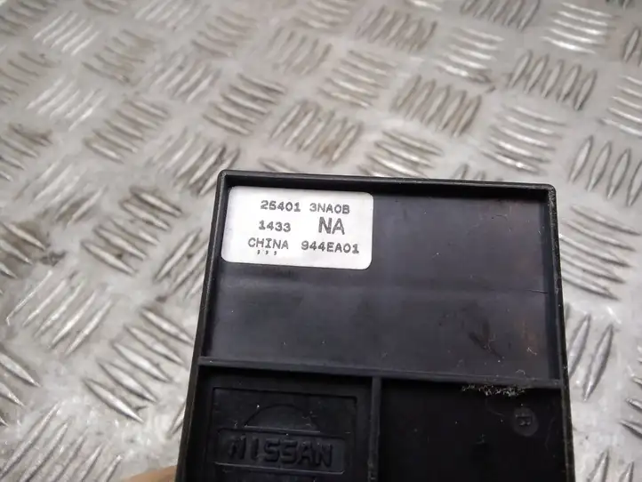 Nissan Leaf I (ZE0) (2010 - 2017) 254013NA0B Блок кнопок стеклоподъемников — фото 2