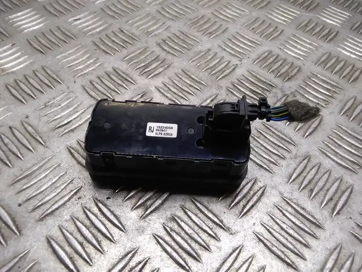 Opel Vectra C (2005 - 2009) 13224058 Блок кнопок стеклоподъемников — фото 4