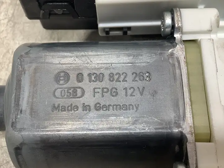 Audi A3/S3 8P (2004 - 2008) 8P4959802E Стеклоподъемник задней двери — фото 5