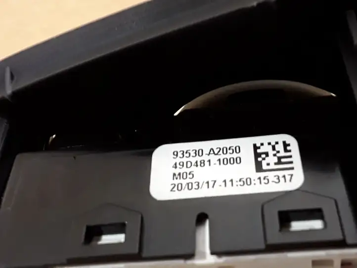 Kia Ceed (2015 - 2018) 93530A2050 Включатель зеркал — фото 3