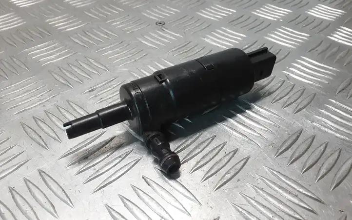 BMW X5 E70 (2006 - 2013) 8377430 Насос омывателя фар — фото 2