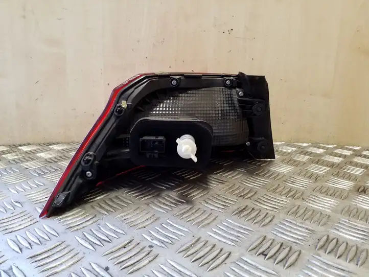 Volkswagen PASSAT B8 (2015 - ) 3G5945312 Задний фонарь в кузове — фото 2