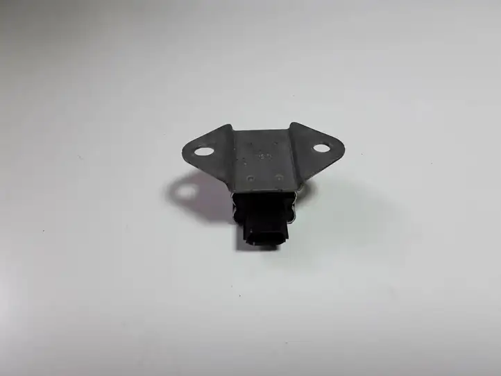 Toyota Land Cruiser (J120) (2002 - 2009) 8983360010 Датчик удара SRS — фото 2