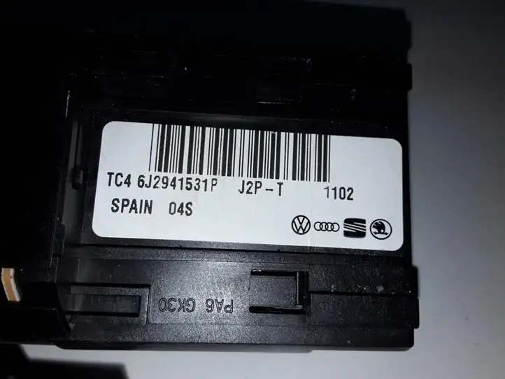 Seat Ibiza IV (6J,6P) (2008 - 2017) 6J2941531P Включатель фонарей — фото 3