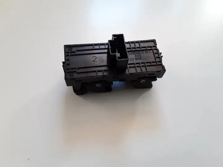 Seat Leon (5F) (2012 - 2019) 5G0959857F Кнопка стеклоподъемников — фото 3