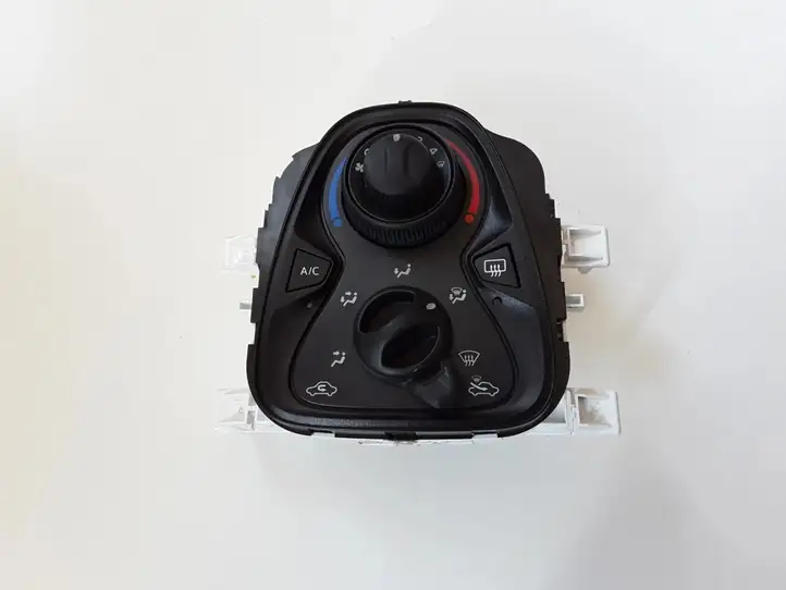 Toyota Aygo AB40 (2014 - 2018) 55900YV030 Блок управления кондиционером — фото 1