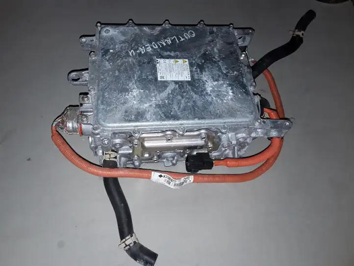 Mitsubishi Outlander (2012 - 2014) W005T70271 Зарядное устройство — фото 1