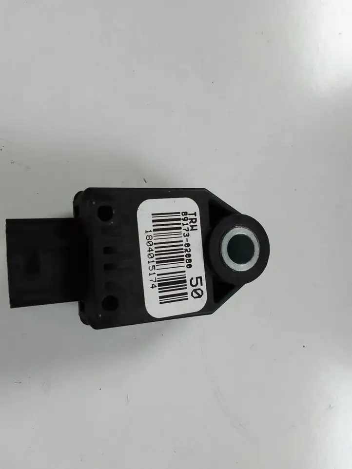 Toyota Auris E180 (2012 - 2018) 8917302080 Датчик удара SRS — фото 2