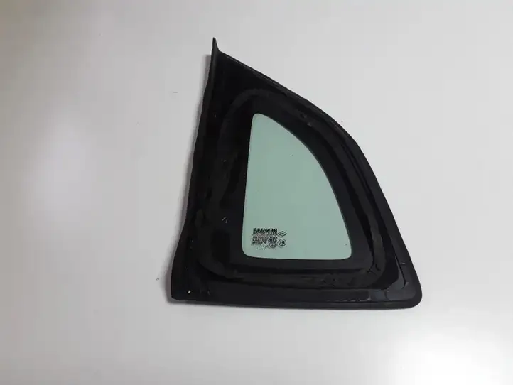 Renault Captur (2013 - 2020) 833067929R Заднее боковое стекло — фото 2