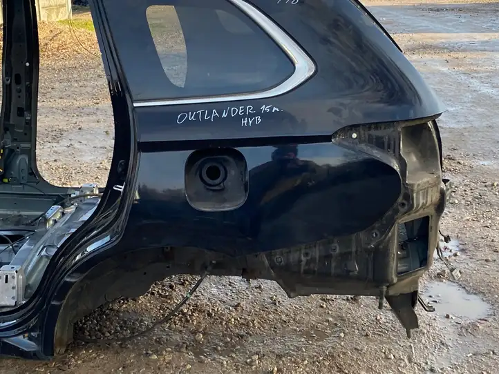 Mitsubishi Outlander (2014 - 2016) Кузов — фото 11