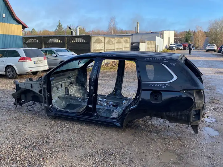 Mitsubishi Outlander (2014 - 2016) Кузов — фото 12